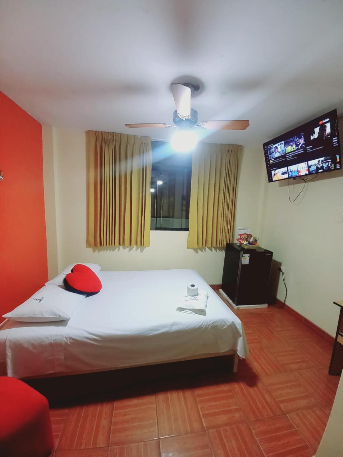 Hotel Humboldt Чиклайо Экстерьер фото