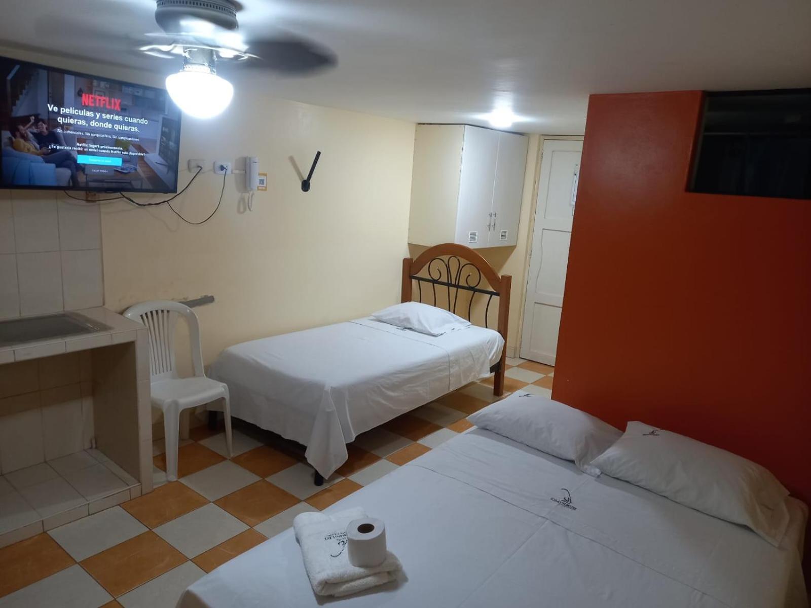 Hotel Humboldt Чиклайо Экстерьер фото
